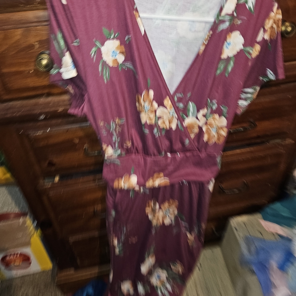 !!. Ladies L Flowered dress. Tote 2W